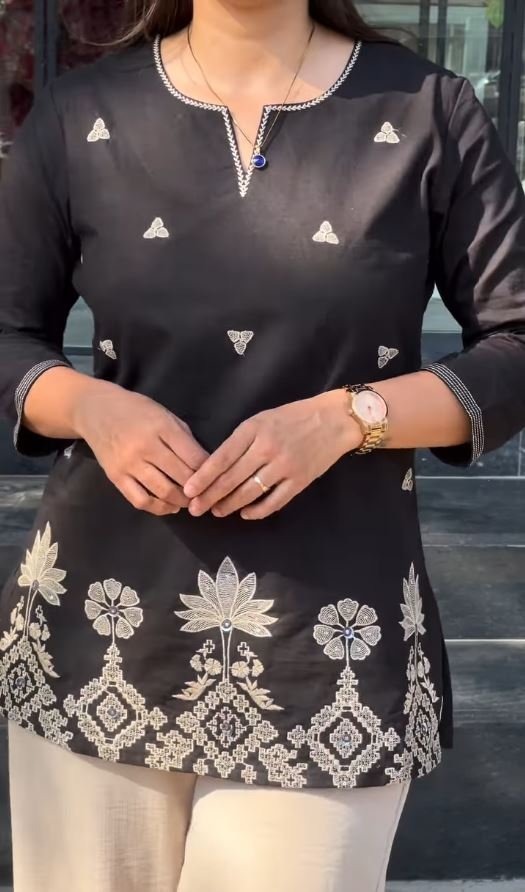Women’s Floral Embroidered Pure Cotton Tunic and Trouser Set - Image 4