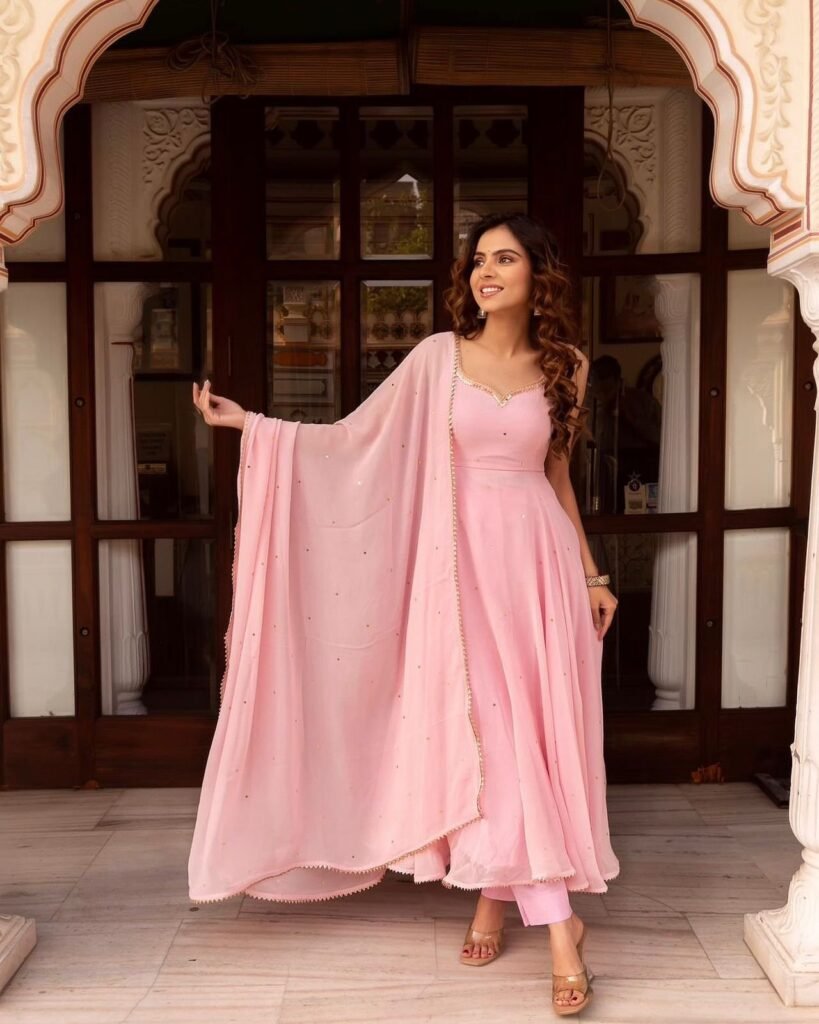Peach Color Fox Georgette Beautiful Gown - Photo 3