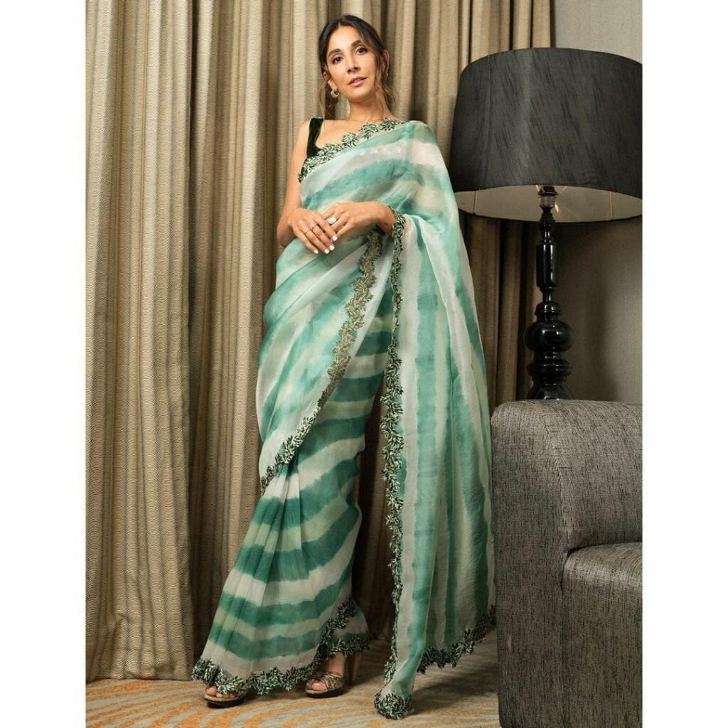 Double Shaded Green Color Digital Printed Saree - Photo 2