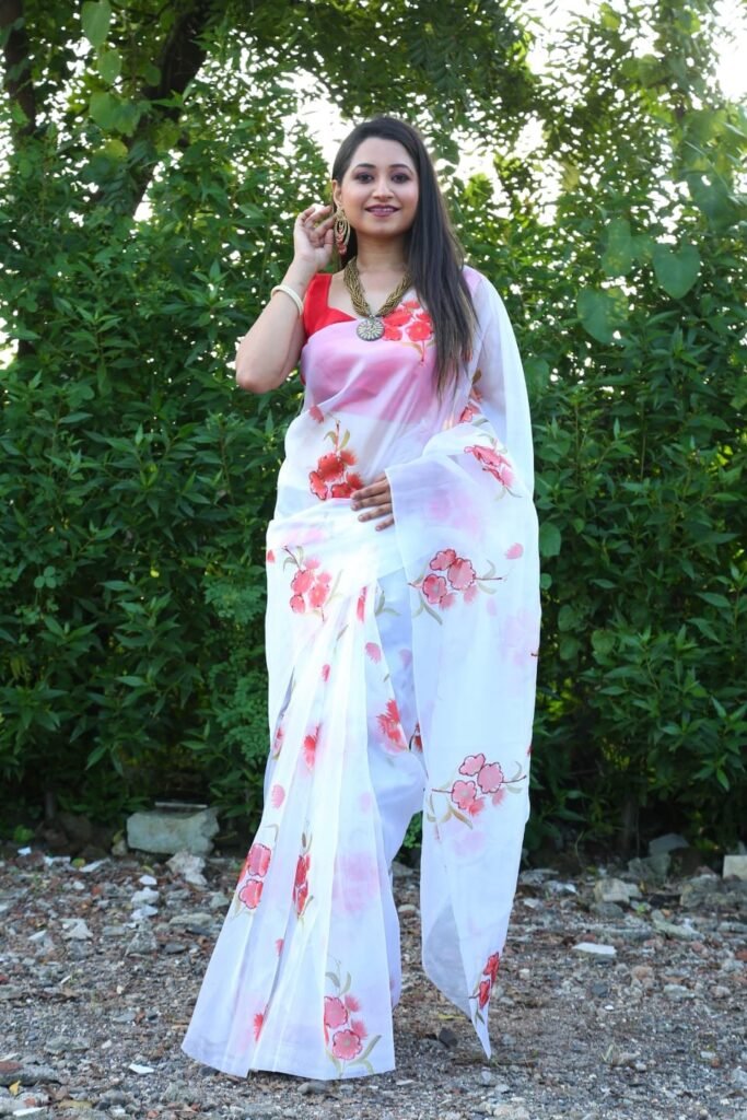 White Color Floral Printed Organza Saree - Photo 2