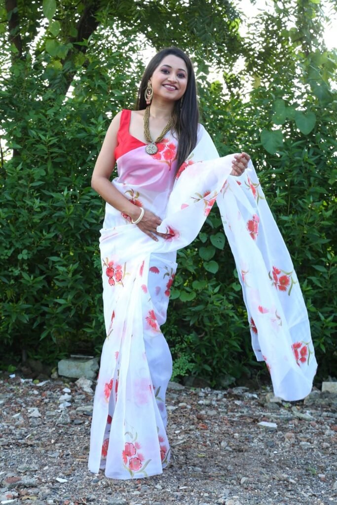 White Color Floral Printed Organza Saree - Photo 5