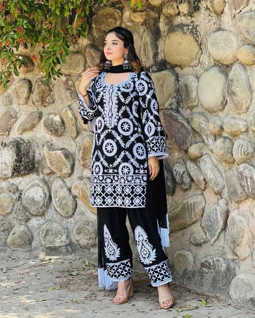 Black Color Full Stitch Salwar Suit - Photo 2