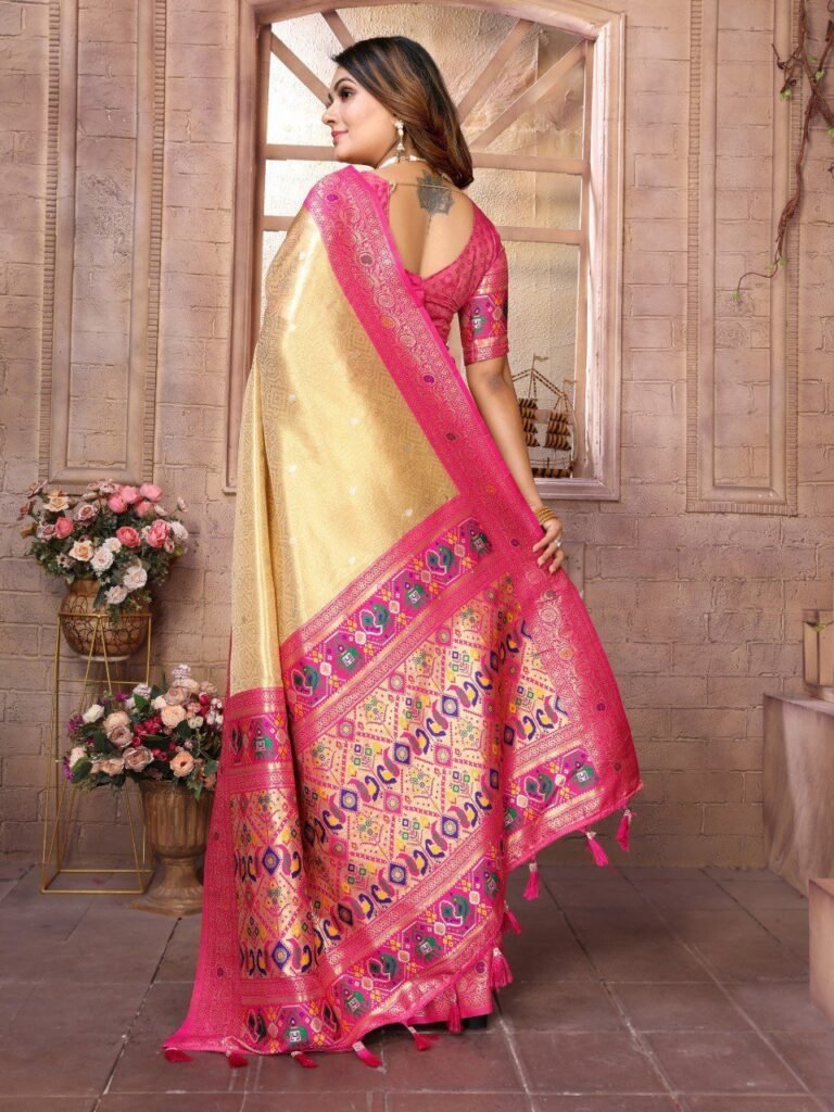 Captivating Gold Color Classic Pallu Silk Saree - Photo 2