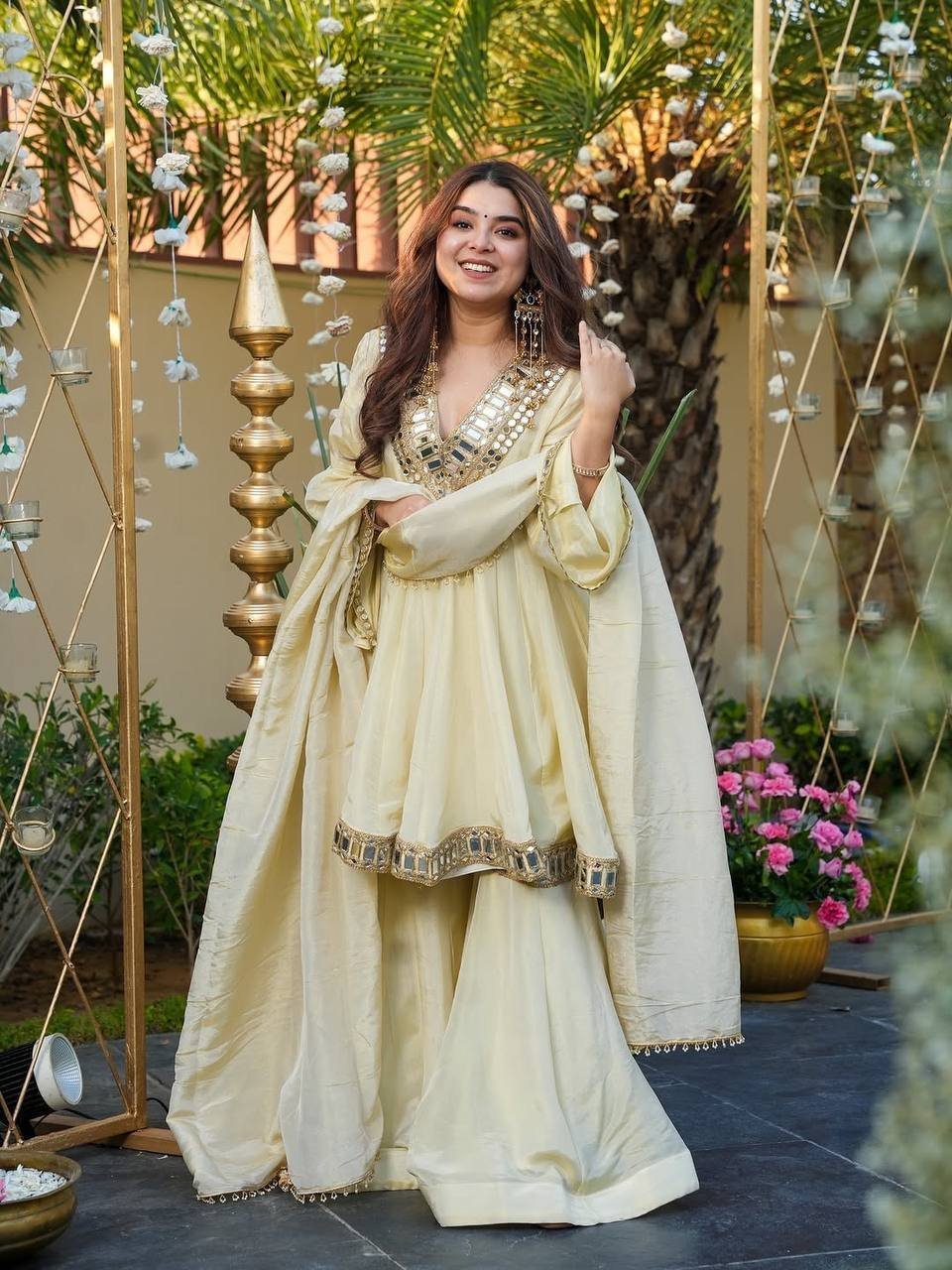 Ivory Mirror-Embellished Festive Kurta Set with Dupatta - Image 2