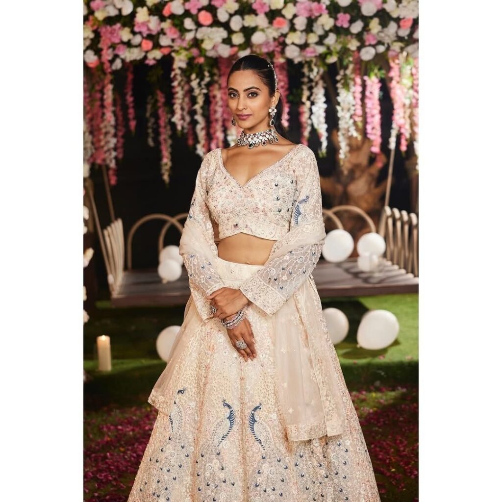 Cream Color Butterfly Net Heavy Lehenga Choli - Photo 2