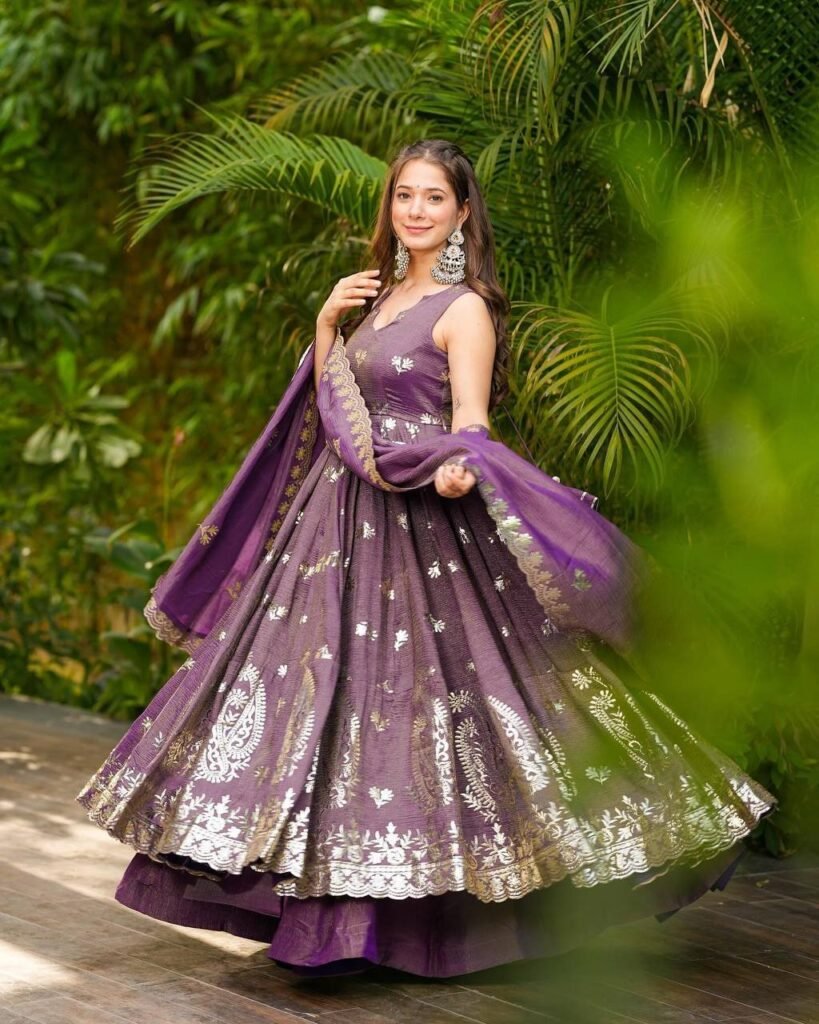 Crunchy Silk With Embroidery Work Onion Gown - Photo 2