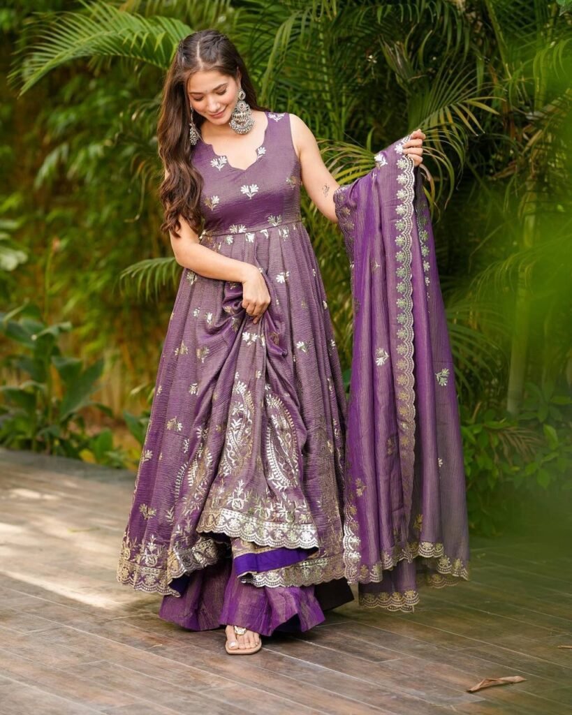 Crunchy Silk With Embroidery Work Onion Gown - Photo 4