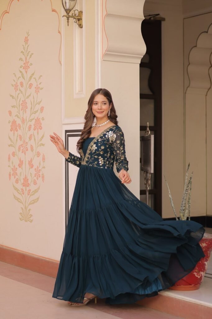 Blooming Embroidered Work Green Gown - Photo 5