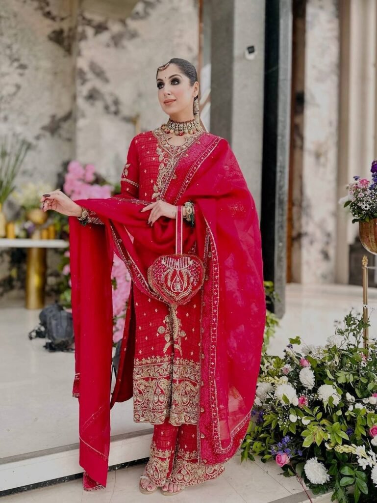 Red Embroidered Traditional Suit Set with Dupatta - Photo 2
