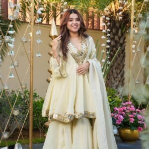 Ivory Mirror-Embellished Festive Kurta Set with Dupatta