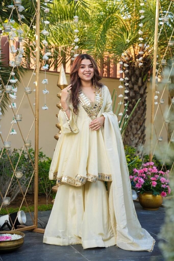 Ivory Mirror-Embellished Festive Kurta Set with Dupatta - Photo 1