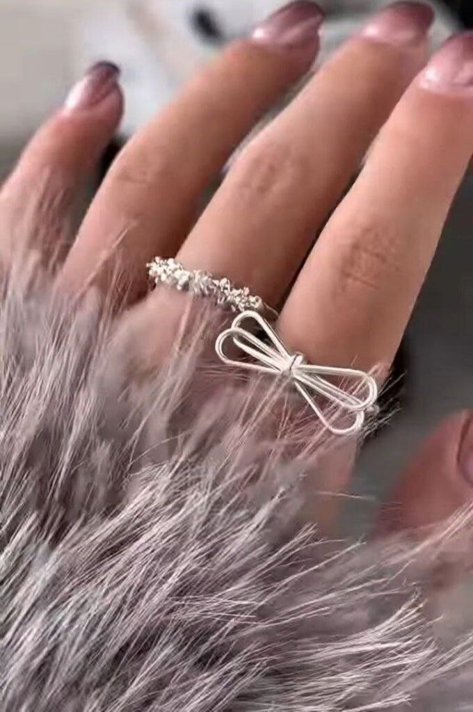 Elegant Bow Charm Silver Bracelet & Ring Set - Photo 3