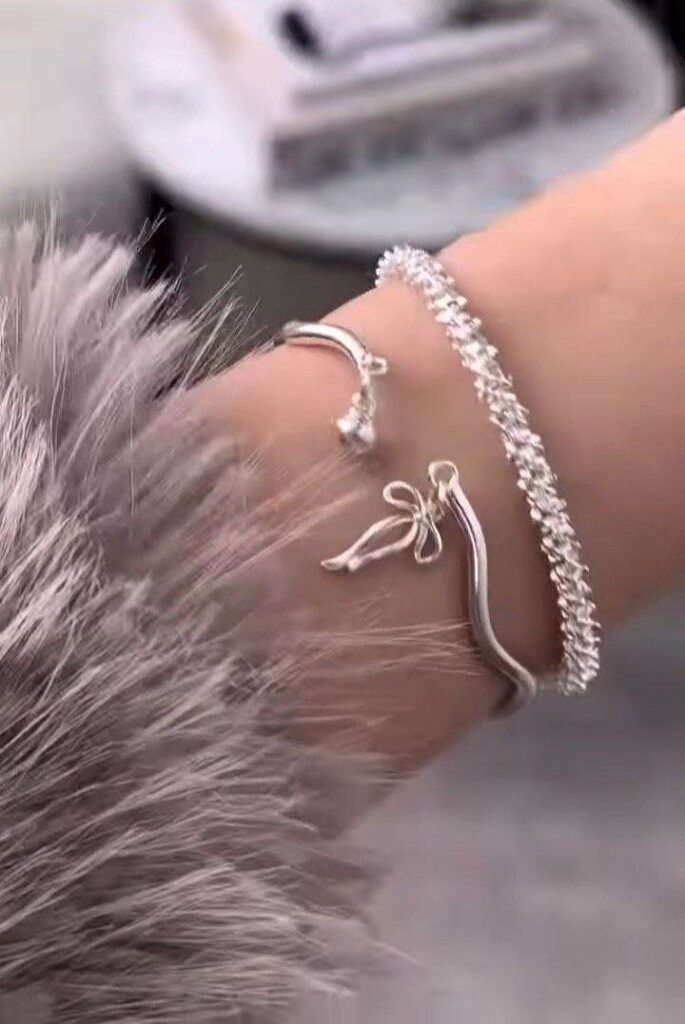 Elegant Bow Charm Silver Bracelet & Ring Set - Photo 4