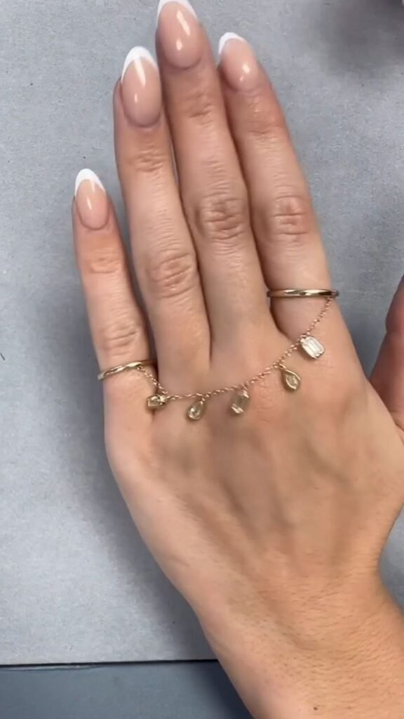 Delicate Dual-Ring Chain Hand Harness with Stone Drops - Photo 4