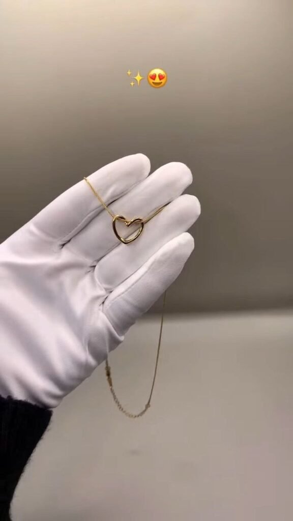 Minimal Heart Pendant Chain Necklace - Photo 2