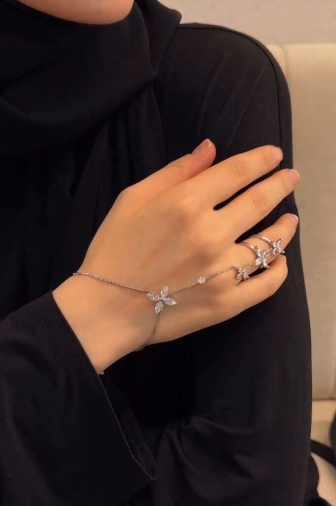 Floral Crystal Hand Harness Ring Bracelet - Photo 3