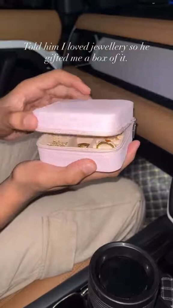 Elegant Travel Jewellery Organizer Box - Photo 3